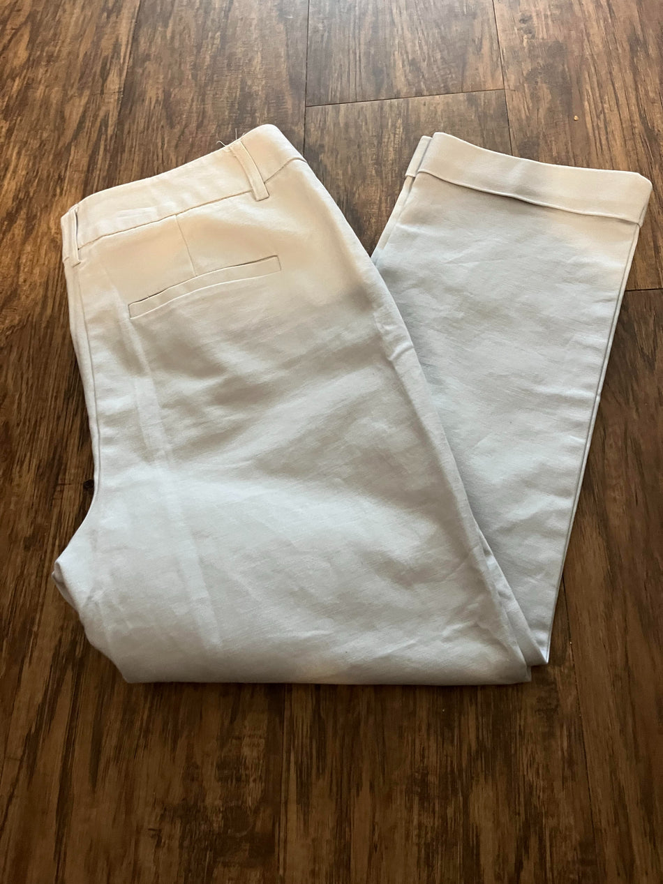 So Slimming Crop by Chicos- Size 0- SaveEZ