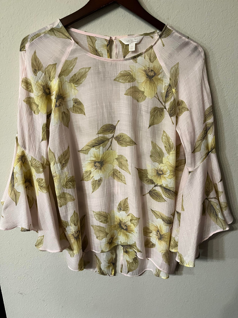 Lauren Conrad Floral top with bell sleves. Size S-SaveEZ